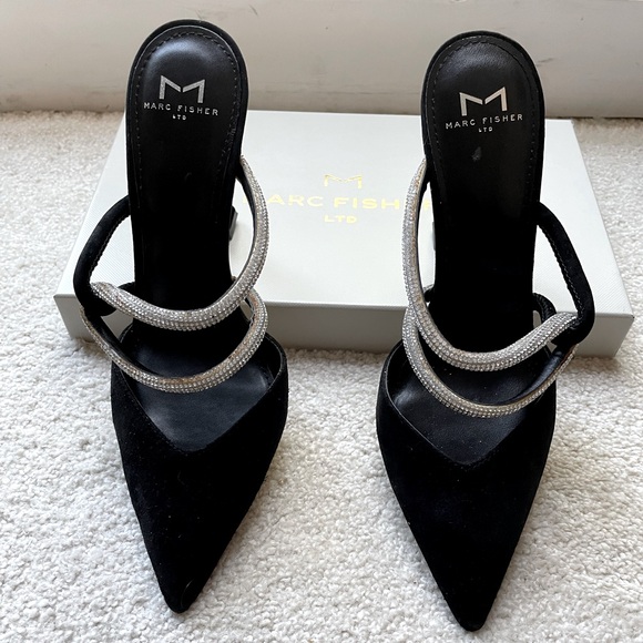 NWT Marc Fisher Black Suede Mules w/ Glam Straps, Sz 7.5 on Box (Fits Like a 7) - Picture 2 of 9
